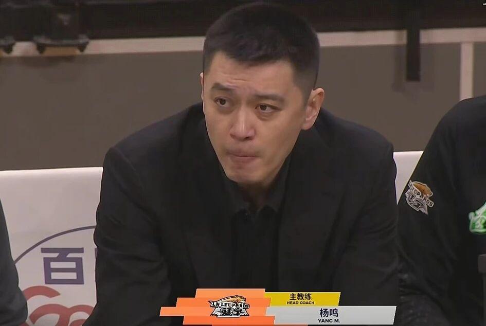 九游娱乐官方-曝杨鸣欲请辞辽宁男篮主教练 曾凡博伤病加重 周鹏职业生涯里程碑